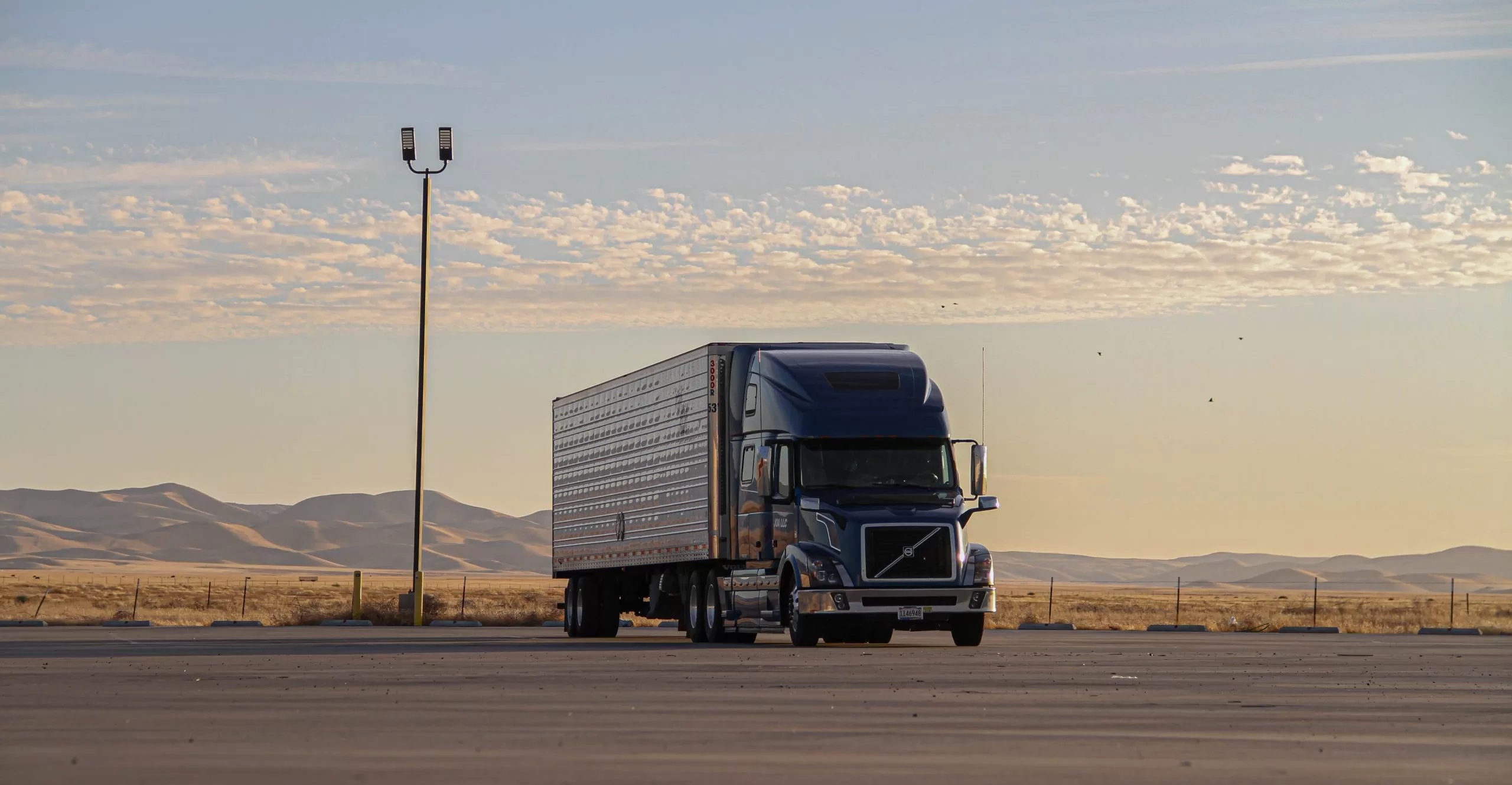 What you need to know before selling your used commercial trucks?